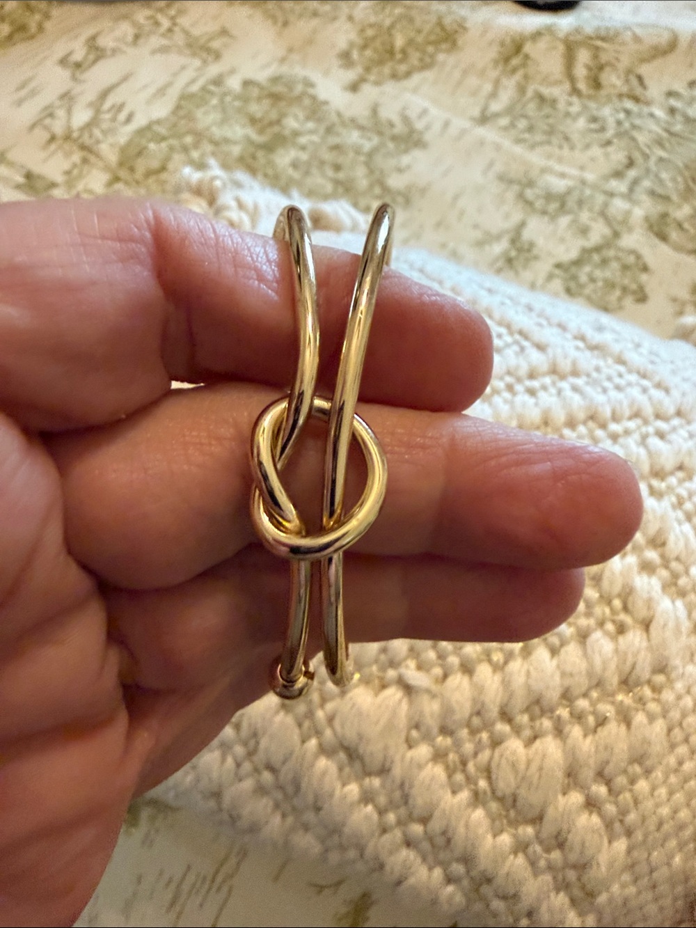 Elegant Love Knot Cuff Bracelet